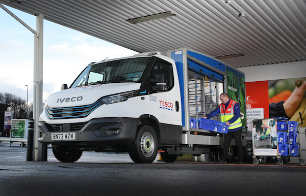 10 new IVECO Stralis natural gas trucks support Primark’s environmental strategy to reduce CO2 emissions