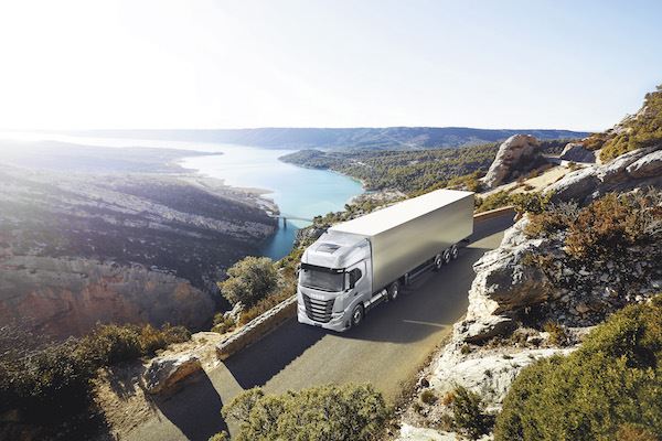 IVECO launches projects to promote the benefits of natural gas and its key role in decarbonizing transport