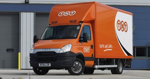 TNT Express picks up 10 Iveco Dailys